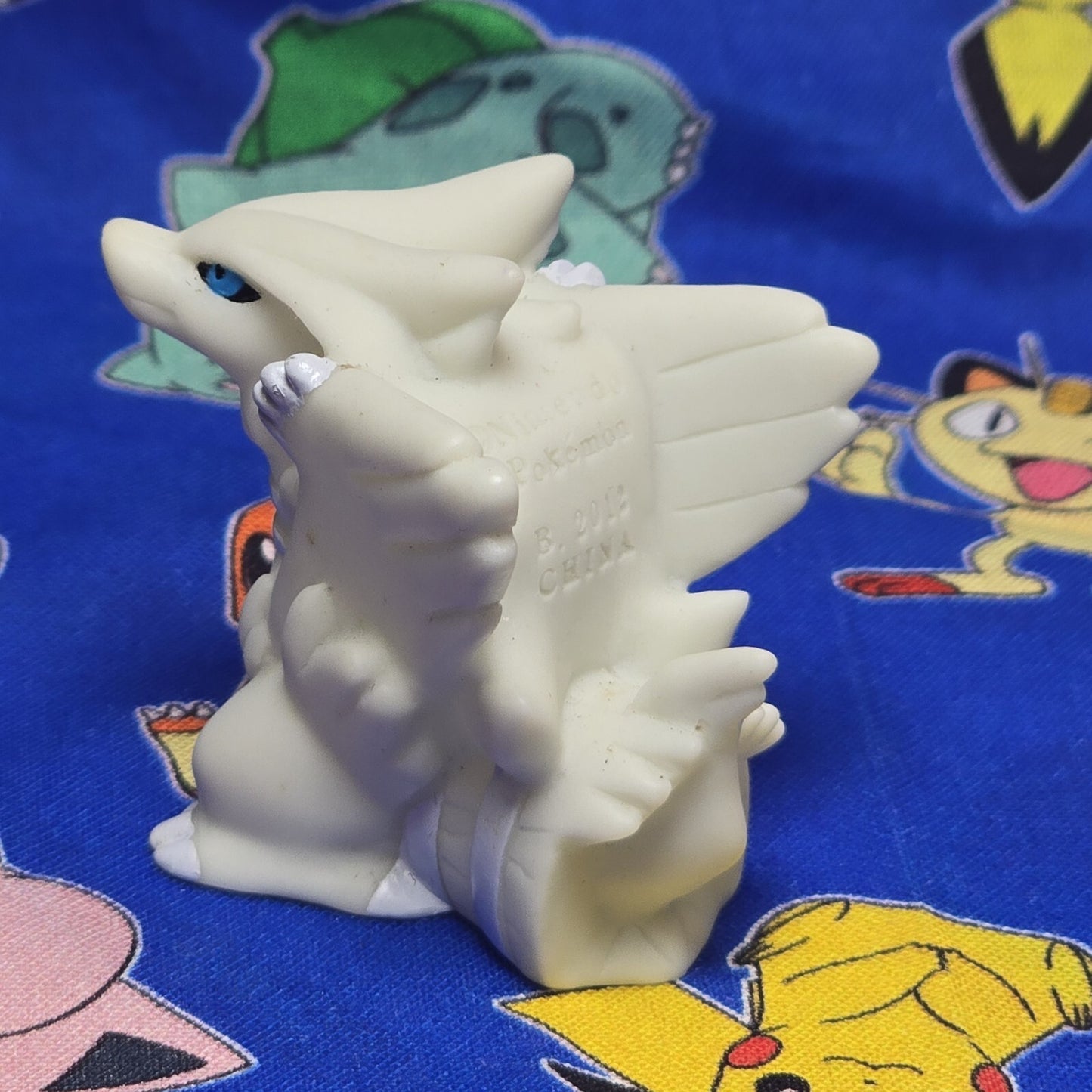 Pokemon Reshiram Figure Finger Puppet 2012 Nintendo PVC Bandai Japan USA Seller