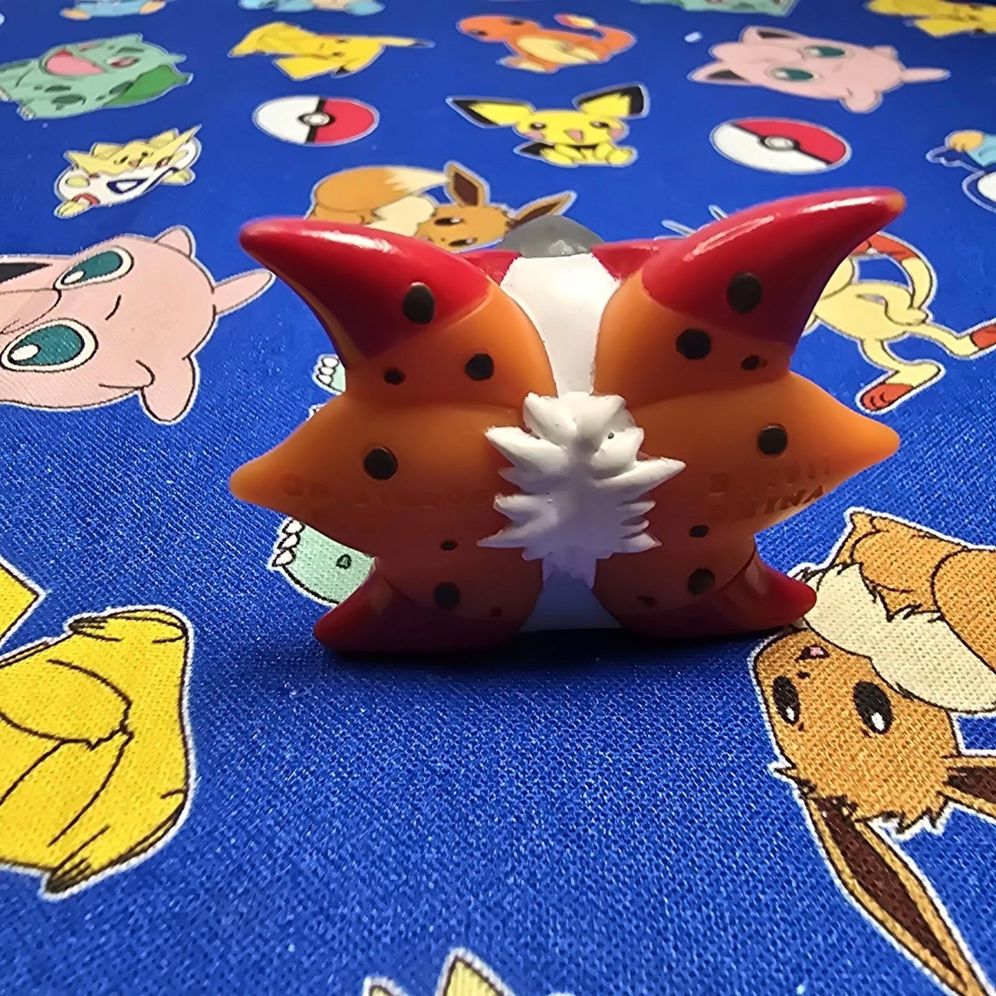 Pokemon Volcarona Figure Finger Puppet 2011 Nintendo Bandai PVC Japan USA Seller