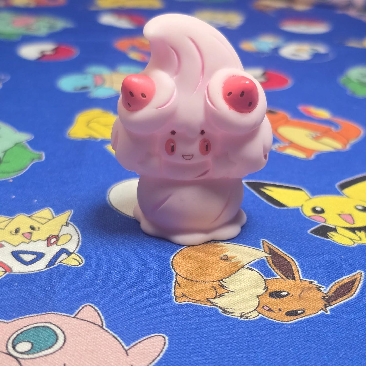 Pokemon Alcremie Ruby Cream Figure Finger Puppet 2020 Nintendo Bandai Japan USA
