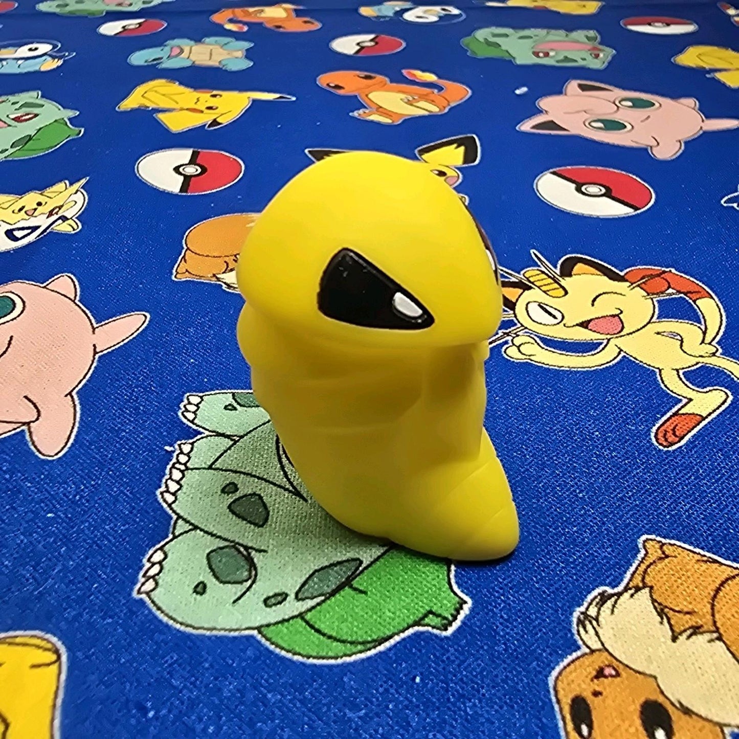Pokemon Kakuna Figure Finger Puppet 1998 Nintendo Bandai PVC Vintage Japan USA