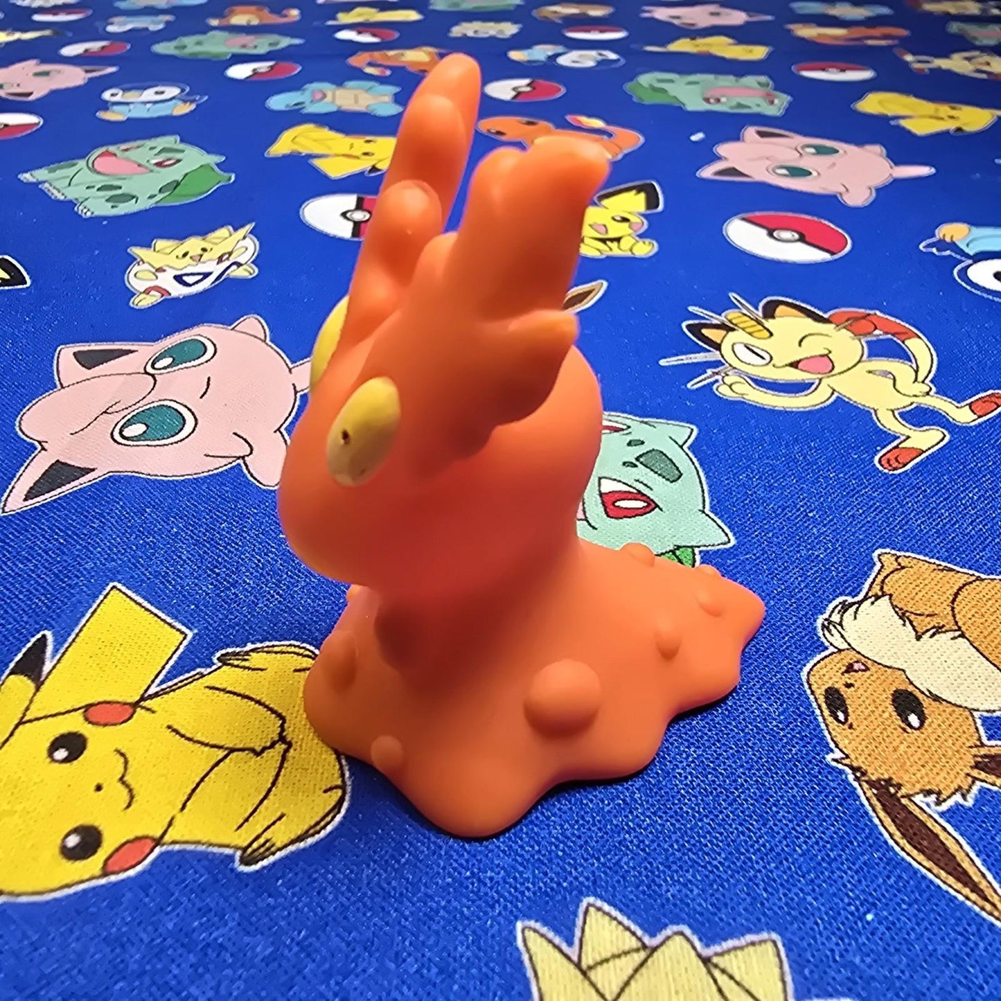 Pokemon Slugma Figure Finger Puppet 2000 Nintendo Bandai PVC Vintage Japan USA