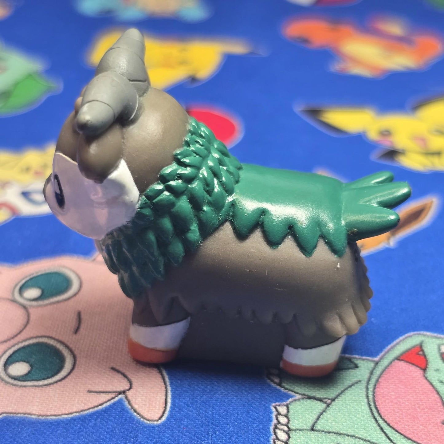 Pokemon Skiddo Figure Finger Puppet 2013 Nintendo Bandai PVC Japan USA Seller
