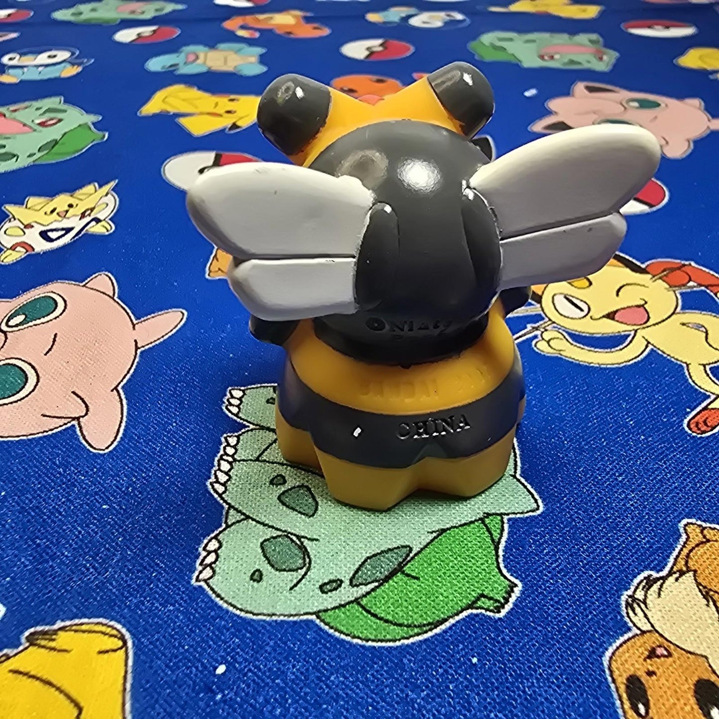 Pokemon Vespiquen Figure Finger Puppet 2007 Nintendo Bandai PVC Japan USA Seller