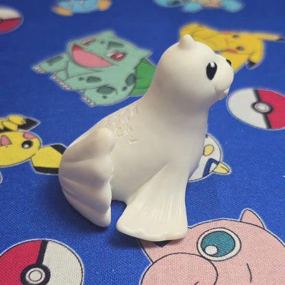 Pokemon Dewgong White Figure Finger Puppet 1997 Bandai Nintendo Vintage Japan US