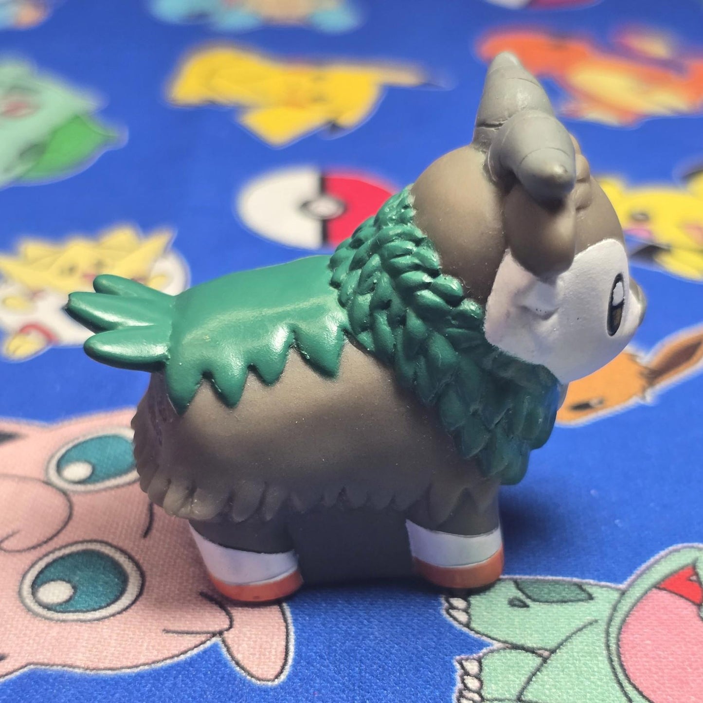 Pokemon Skiddo Figure Finger Puppet 2013 Nintendo Bandai PVC Japan USA Seller