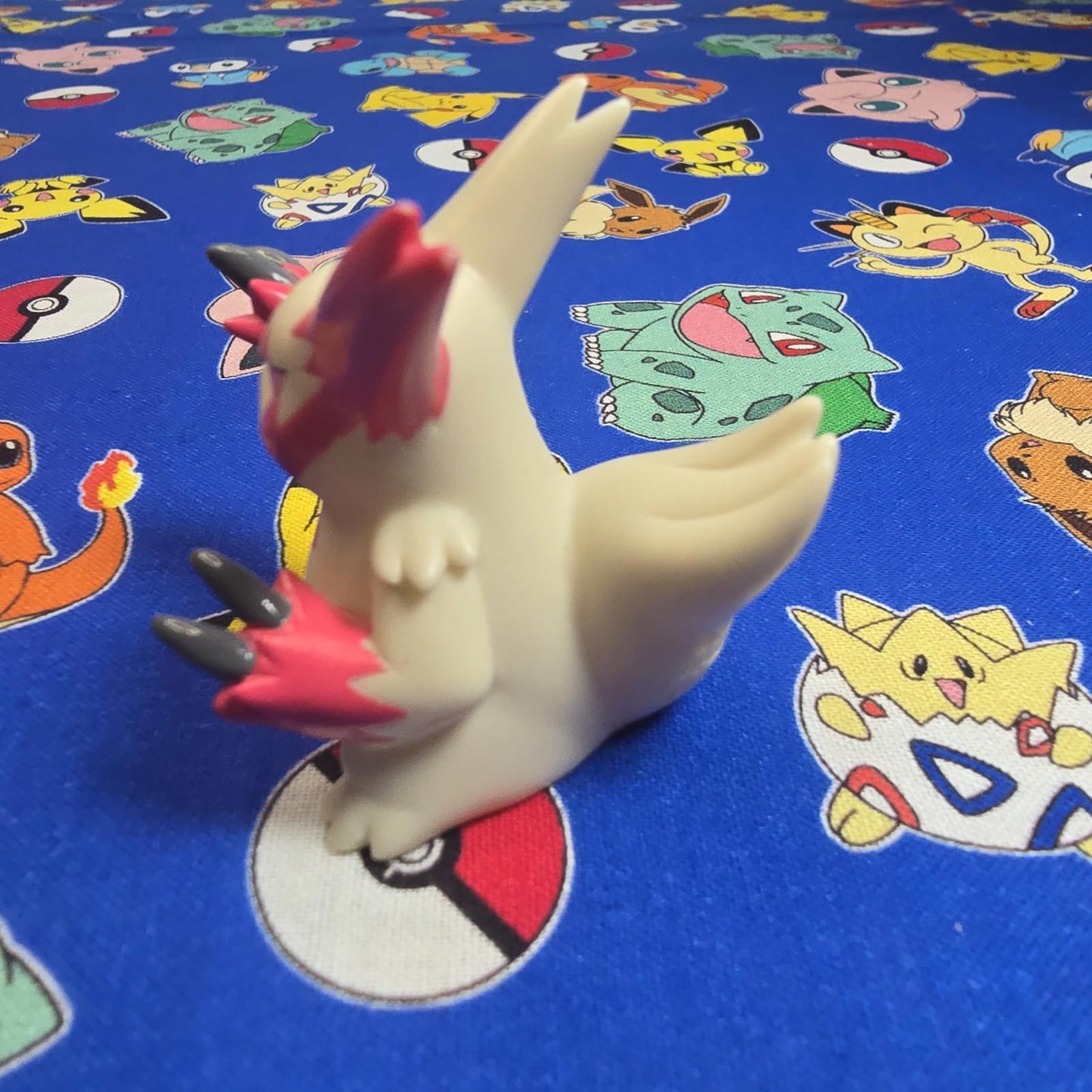 Pokemon Zangoose Figure Finger Puppet 2009 Nintendo Bandai PVC Japan USA Seller