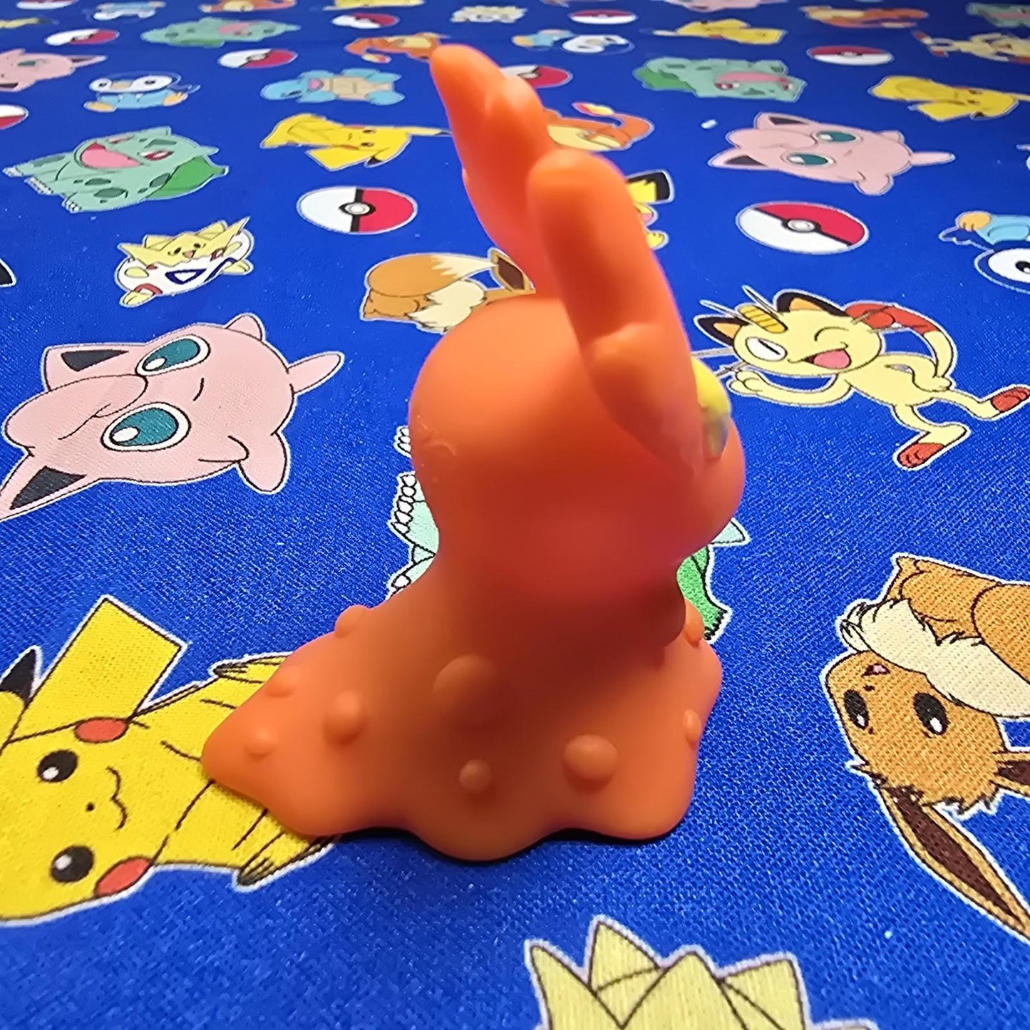 Pokemon Slugma Figure Finger Puppet 2000 Nintendo Bandai PVC Vintage Japan USA