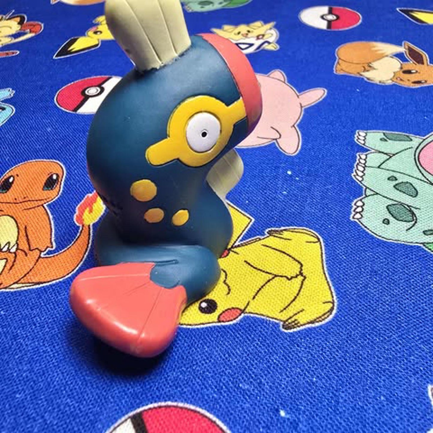 Pokemon Eelektrik Figure Finger Puppet 2011 Nintendo Bandai PVC Japan USA Seller