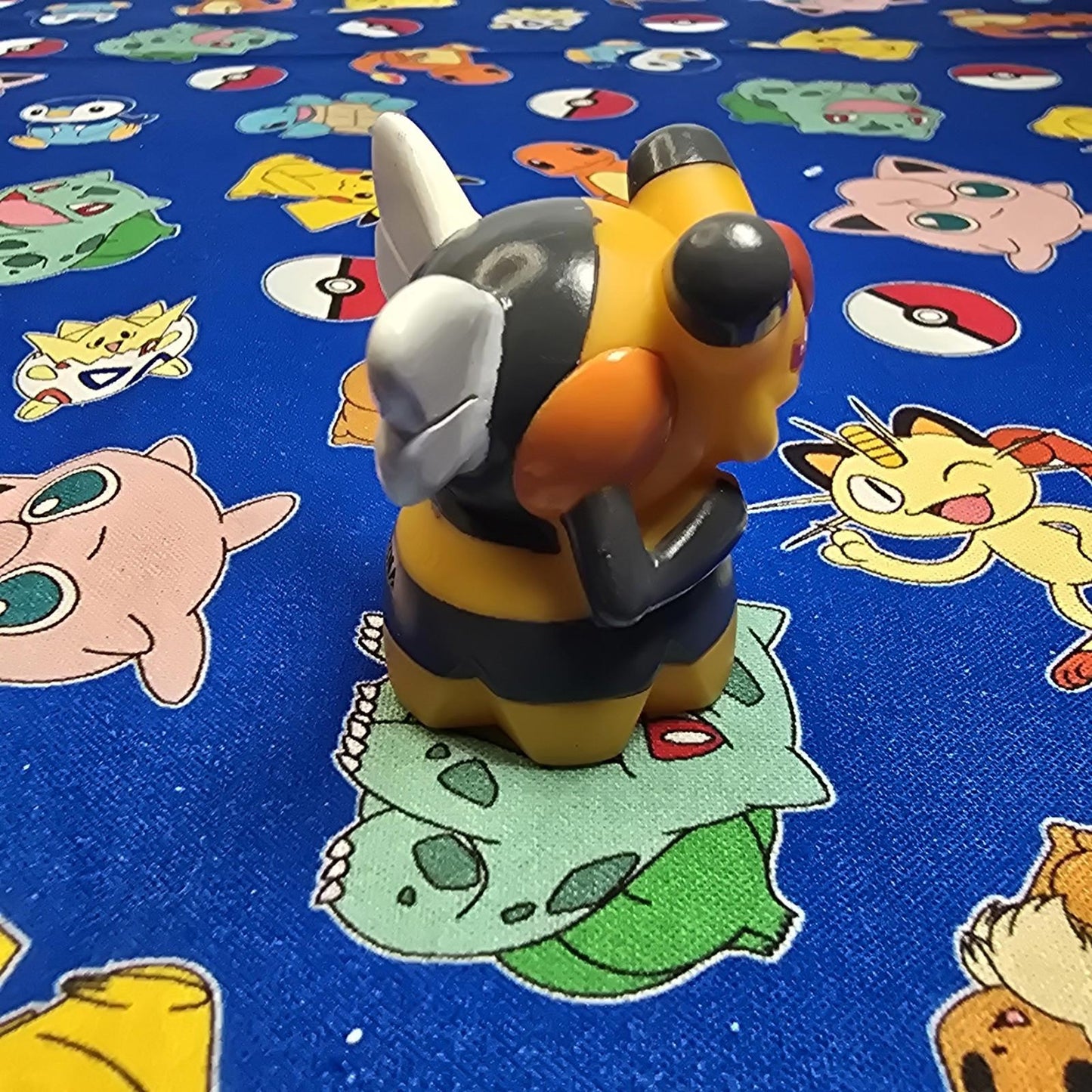 Pokemon Vespiquen Figure Finger Puppet 2007 Nintendo Bandai PVC Japan USA Seller