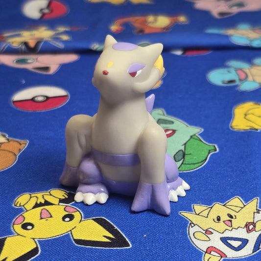 Pokemon Mienshao Figure Finger Puppet 2011 Nintendo Bandai PVC Japan USA Seller