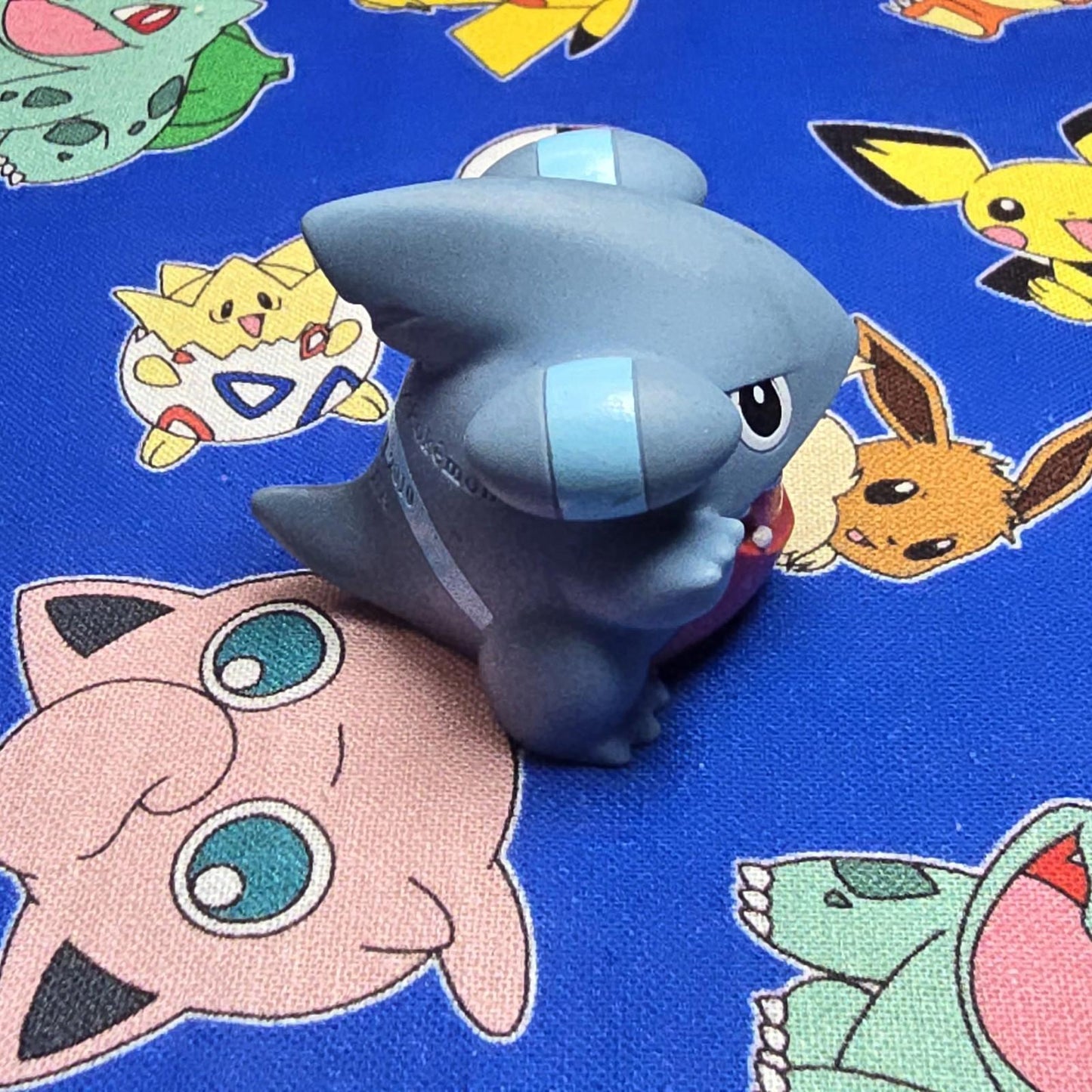 Pokemon Gible Figure Finger Puppets 2010 Nintendo Bandai Japan USA Seller