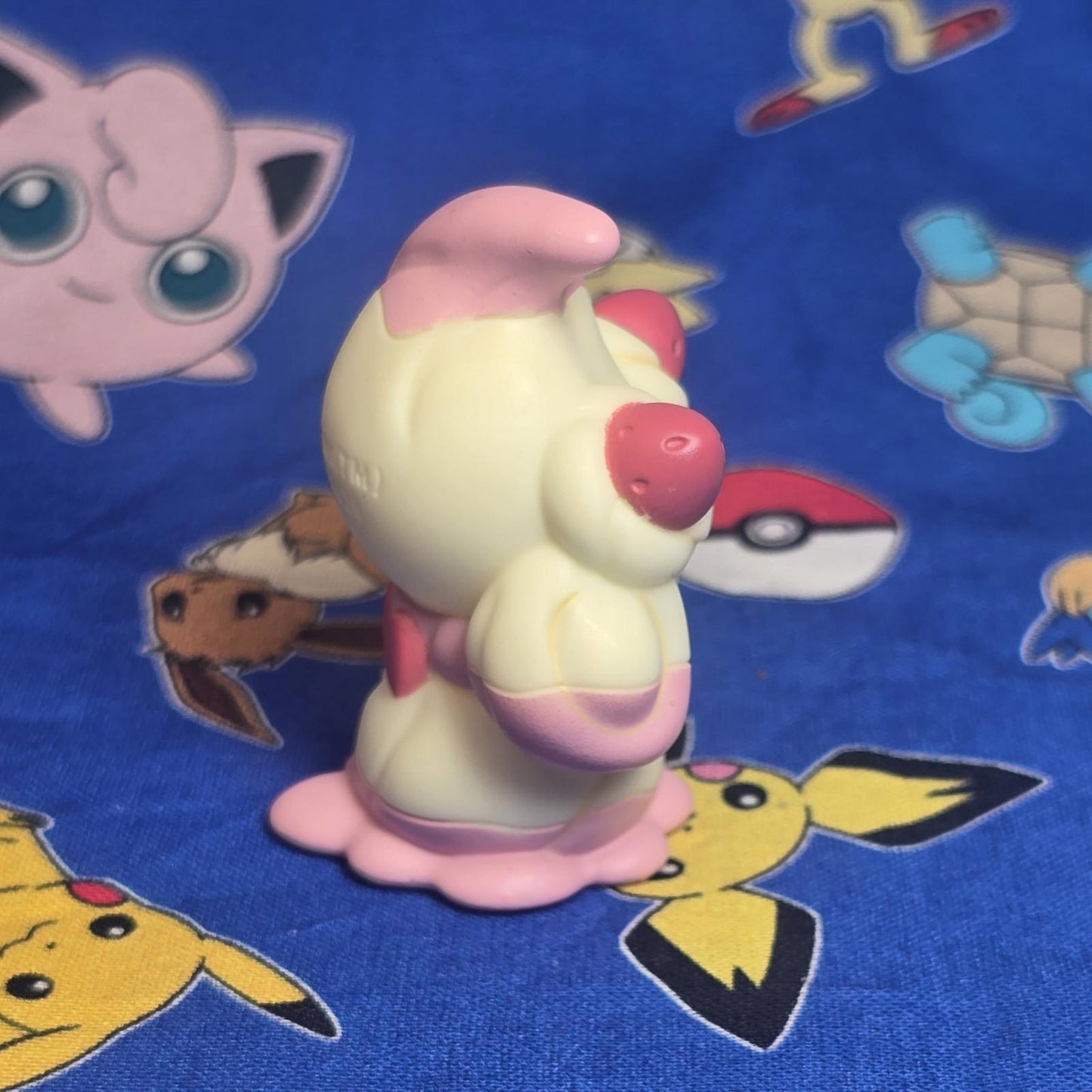 Pokemon Alcremie Ruby Swirl Figure Finger Puppet 2024 Nintendo Bandai Japan USA