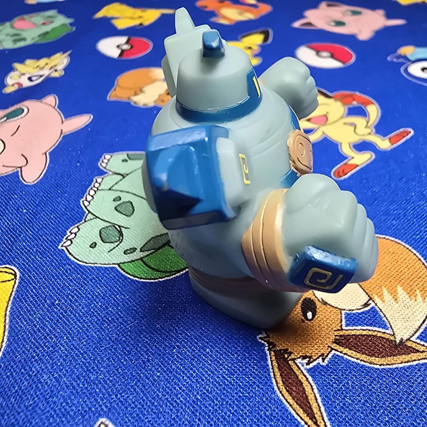 Pokemon Golurk Figure Finger Puppet 2011 Nintendo Bandai PVC Japan USA Seller