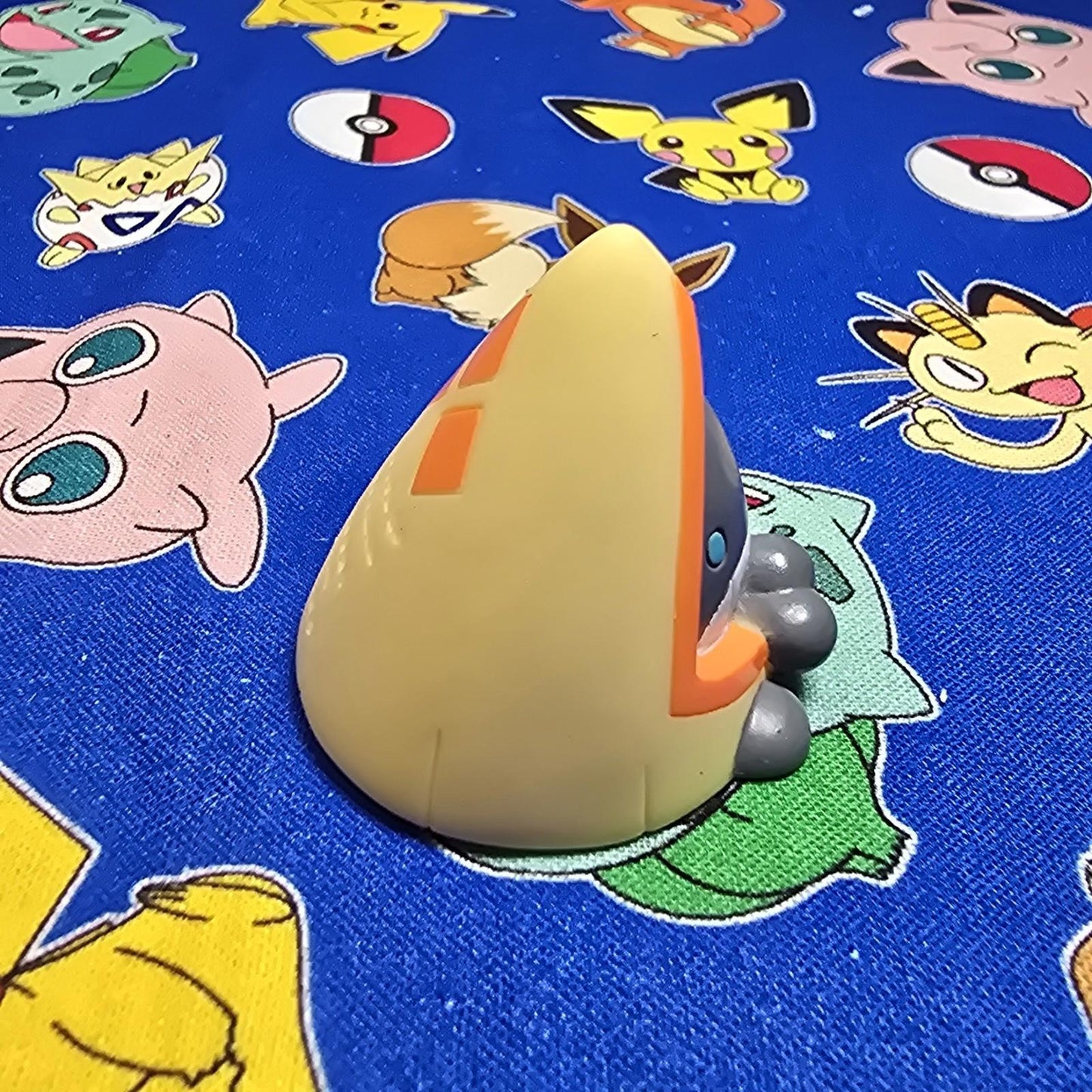 Pokemon Snorunt Figure Finger Puppet 2004 Nintendo Bandai PVC Japan USA Seller