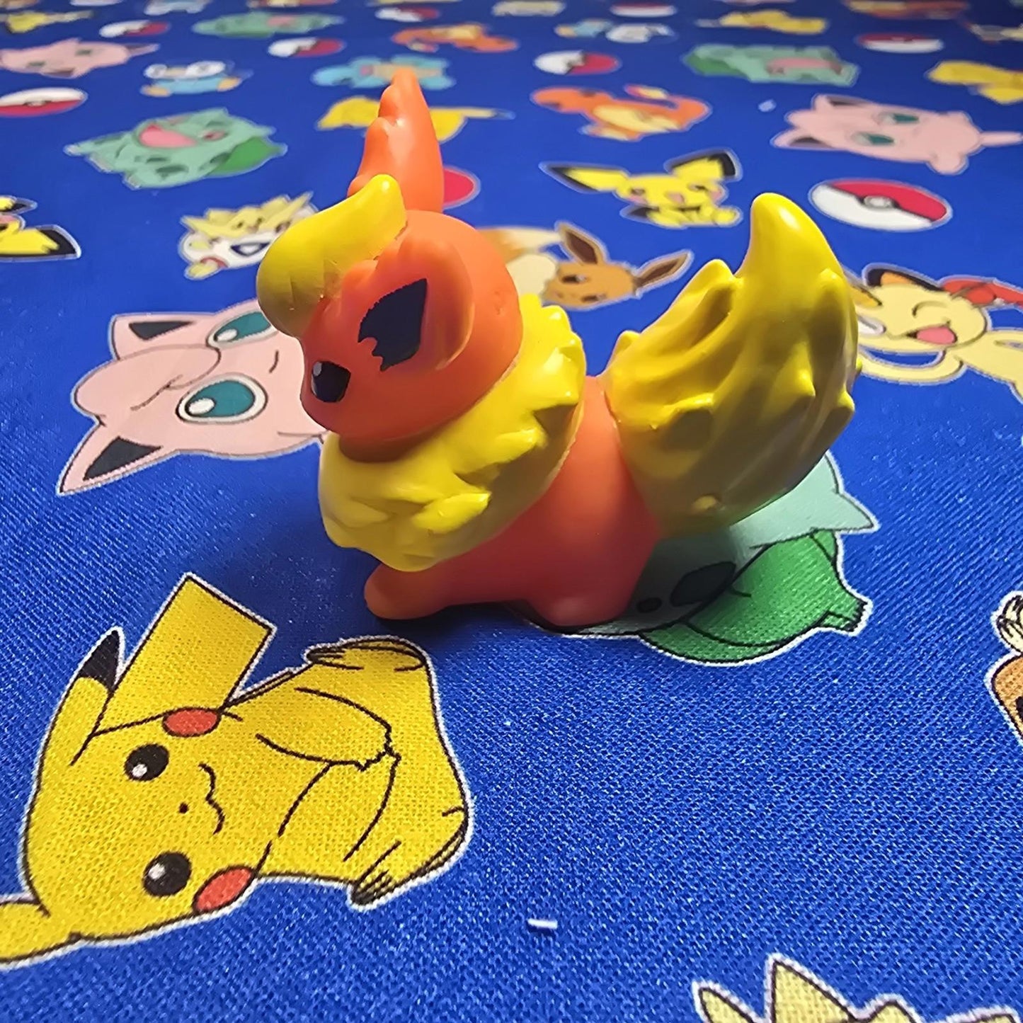 Pokemon Flareon Figure Finger Puppet 2012 Nintendo Bandai PVC Japan USA Seller