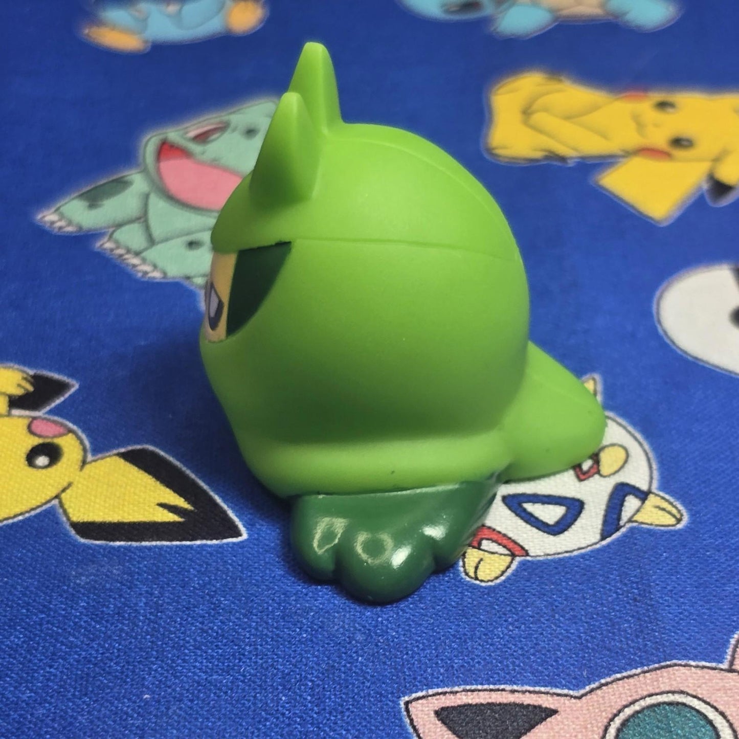 Pokemon Swadloon Figure Finger Puppet 2010 Nintendo Bandai PVC Japan USA Seller