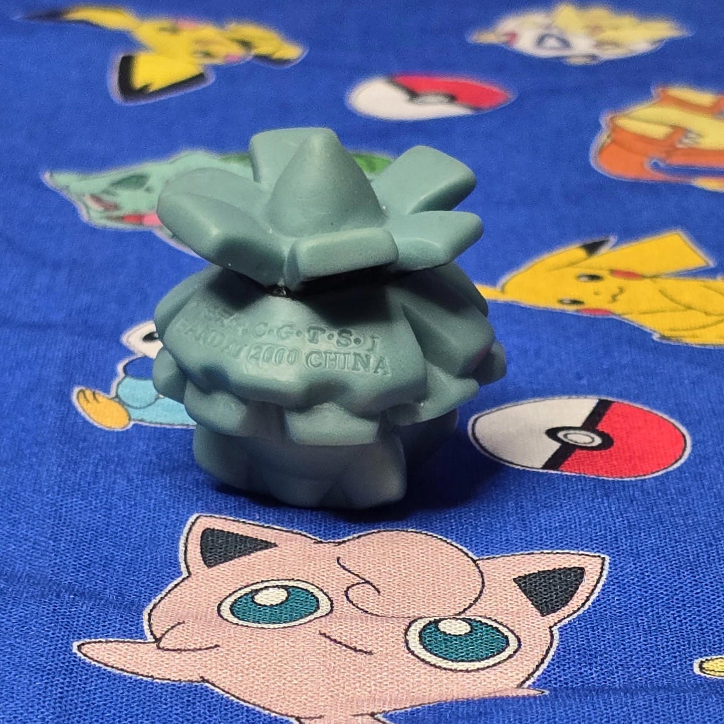 Pokemon Pineco Figure Finger Puppet 2000 Nintendo Bandai Vintage PVC Japan USA