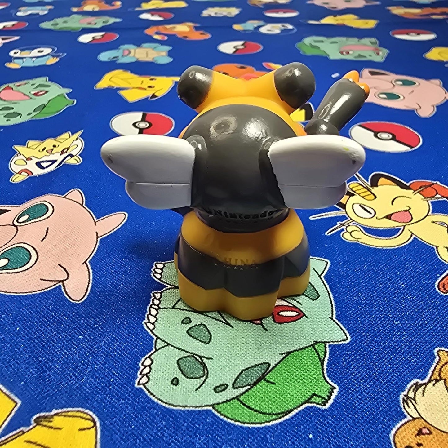 Pokemon Vespiquen Figure Finger Puppet 2008 Nintendo Bandai PVC Japan USA Seller
