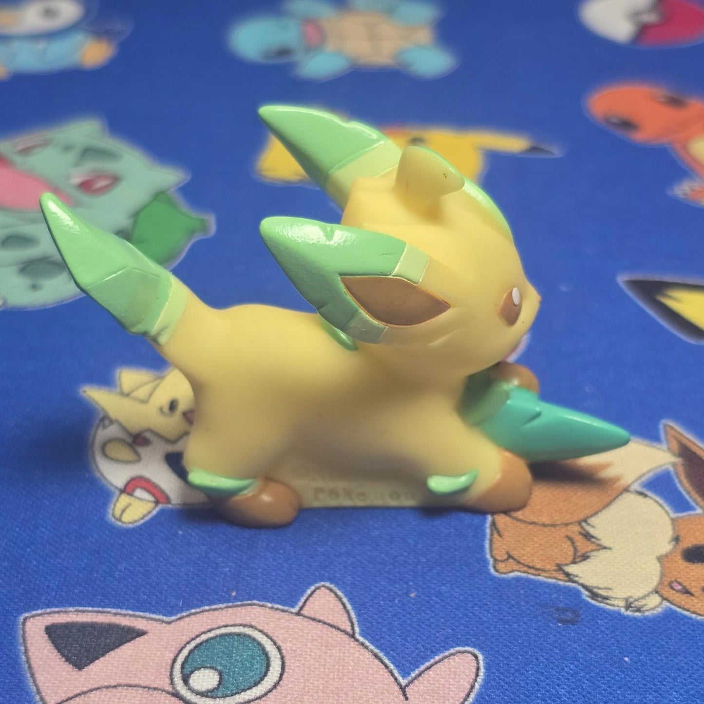Pokemon Leafeon Figure Finger Puppet 2013 Nintendo Bandai Japan USA Seller Toy