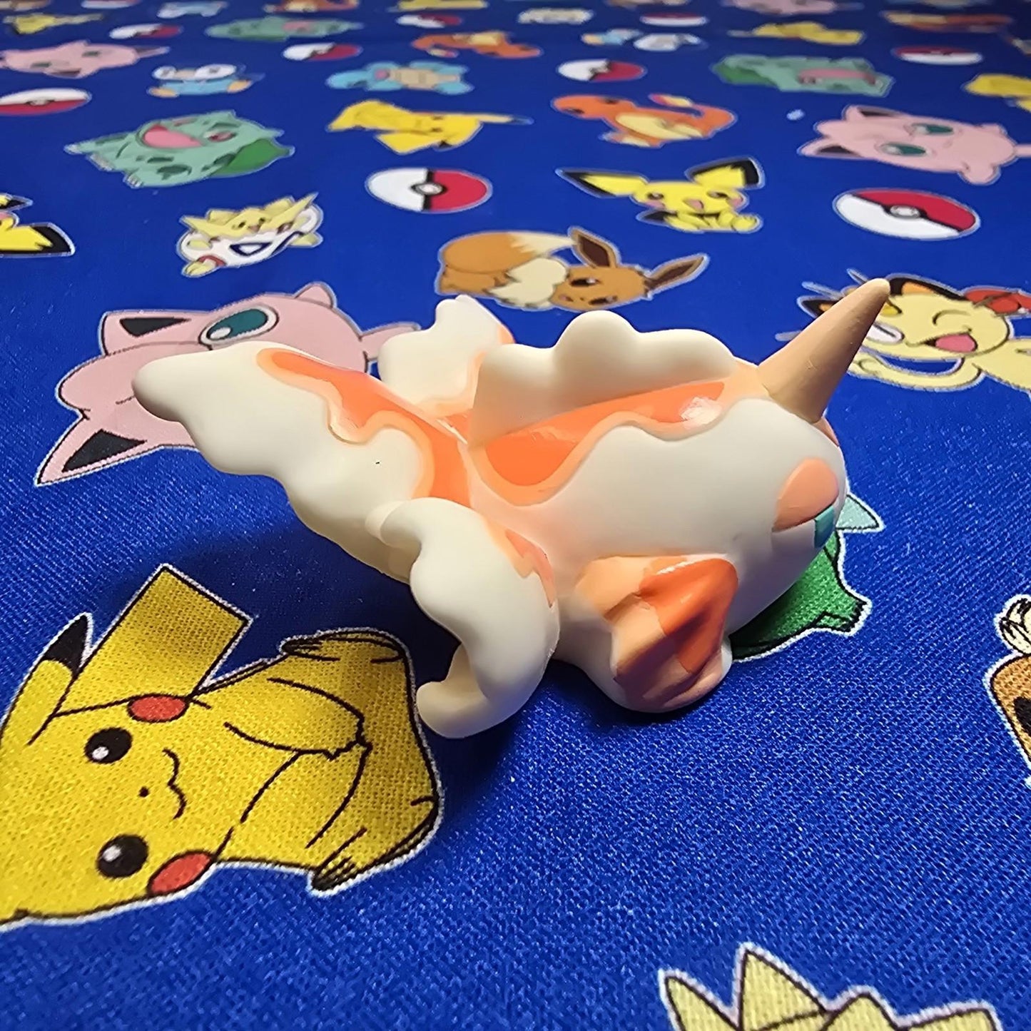 Pokemon Goldeen White Figure Finger Puppet 1997 Bandai Nintendo PVC Vintage USA