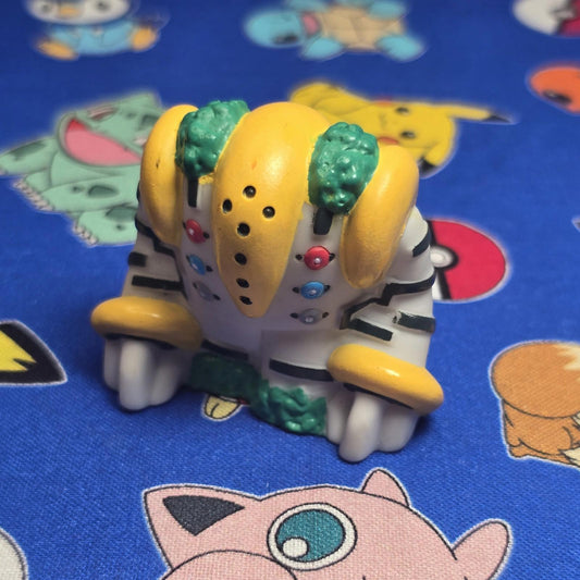 Pokemon Regigigas Figure Finger Puppet 2008 Nintendo Bandai Japan PVC USA Seller