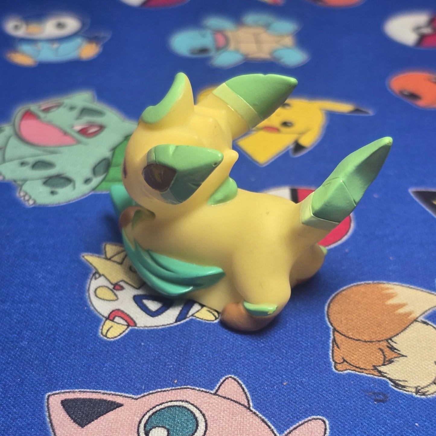 Pokemon Leafeon Figure Finger Puppet 2013 Nintendo Bandai Japan USA Seller Toy