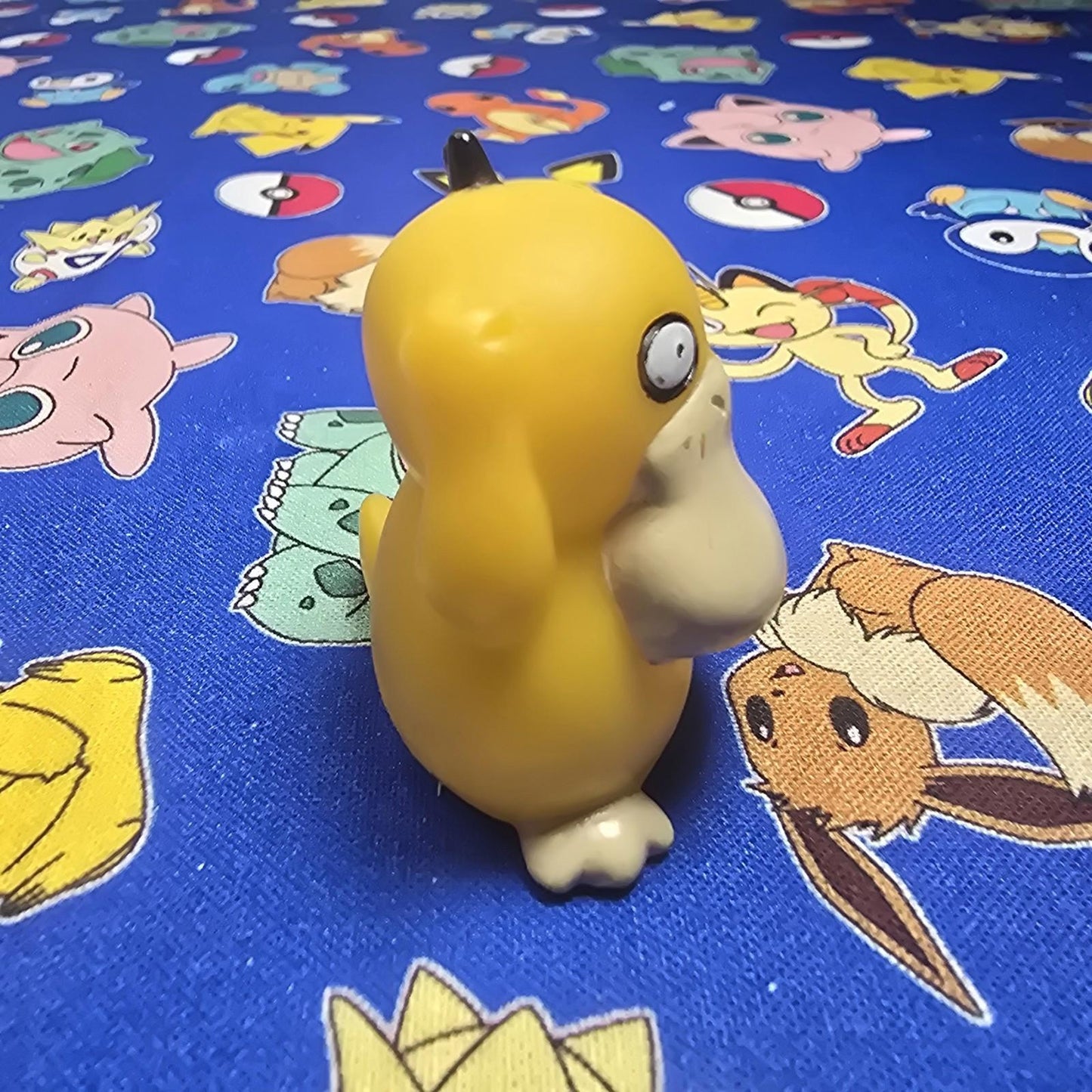 Pokemon Psyduck Dark Figure Finger Puppet 1996 Nintendo PVC Bandai Vintage USA