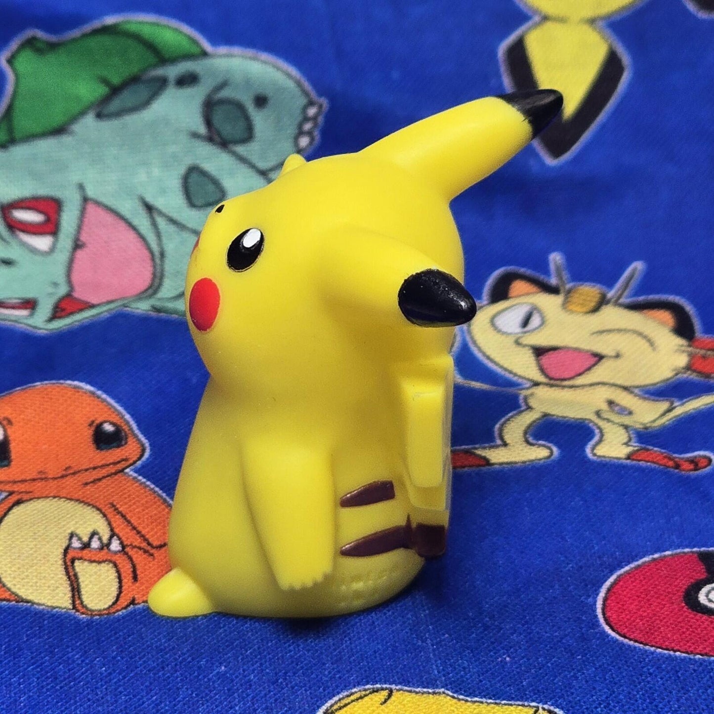Pokemon Pikachu Wink Figure Finger Puppet 2012 Nintendo Bandai Japan USA Seller