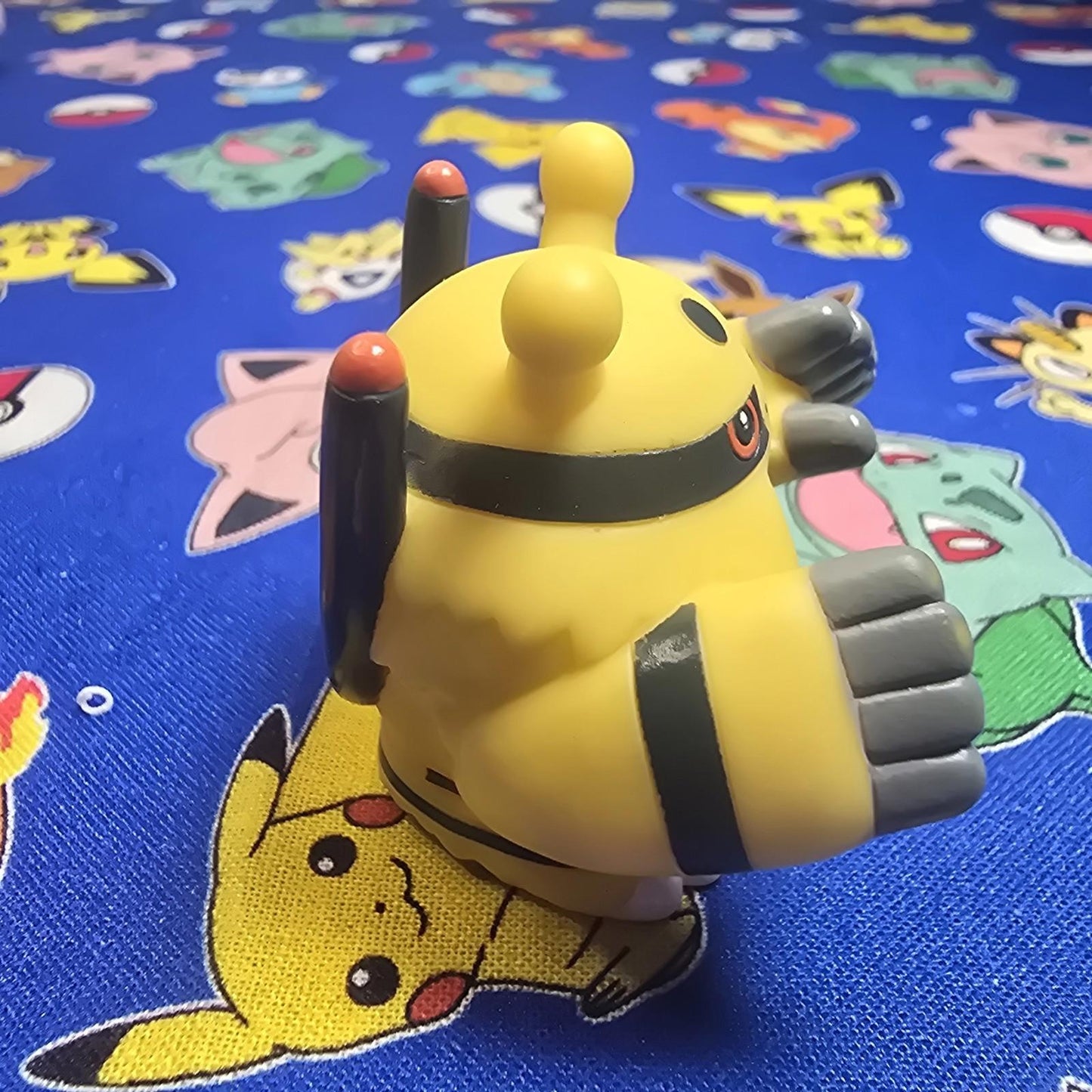 Pokemon Electivire Figure Finger Puppet 2006 Nintendo Bandai Vintage Japan USA