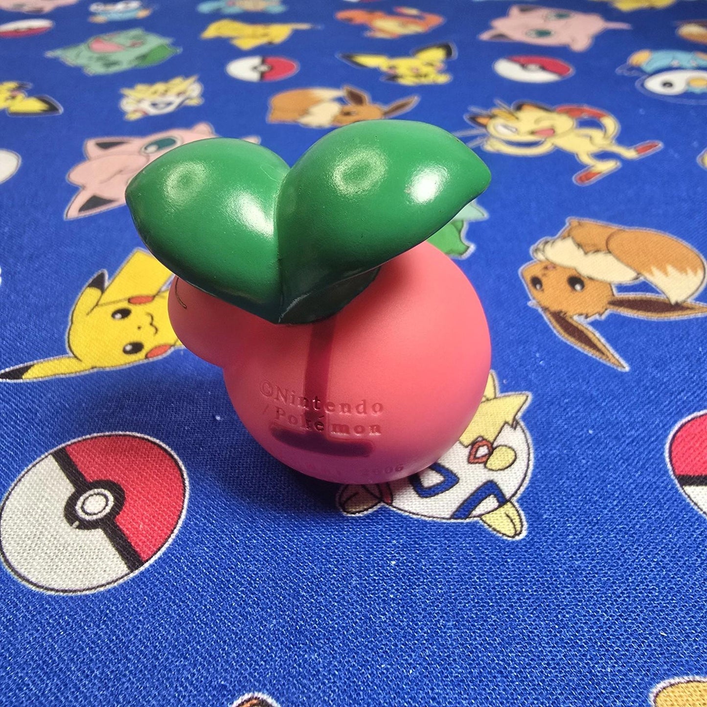 Pokemon Cherubi Figure Finger Puppet 2006 Nintendo Bandai PVC Vintage Japan USA