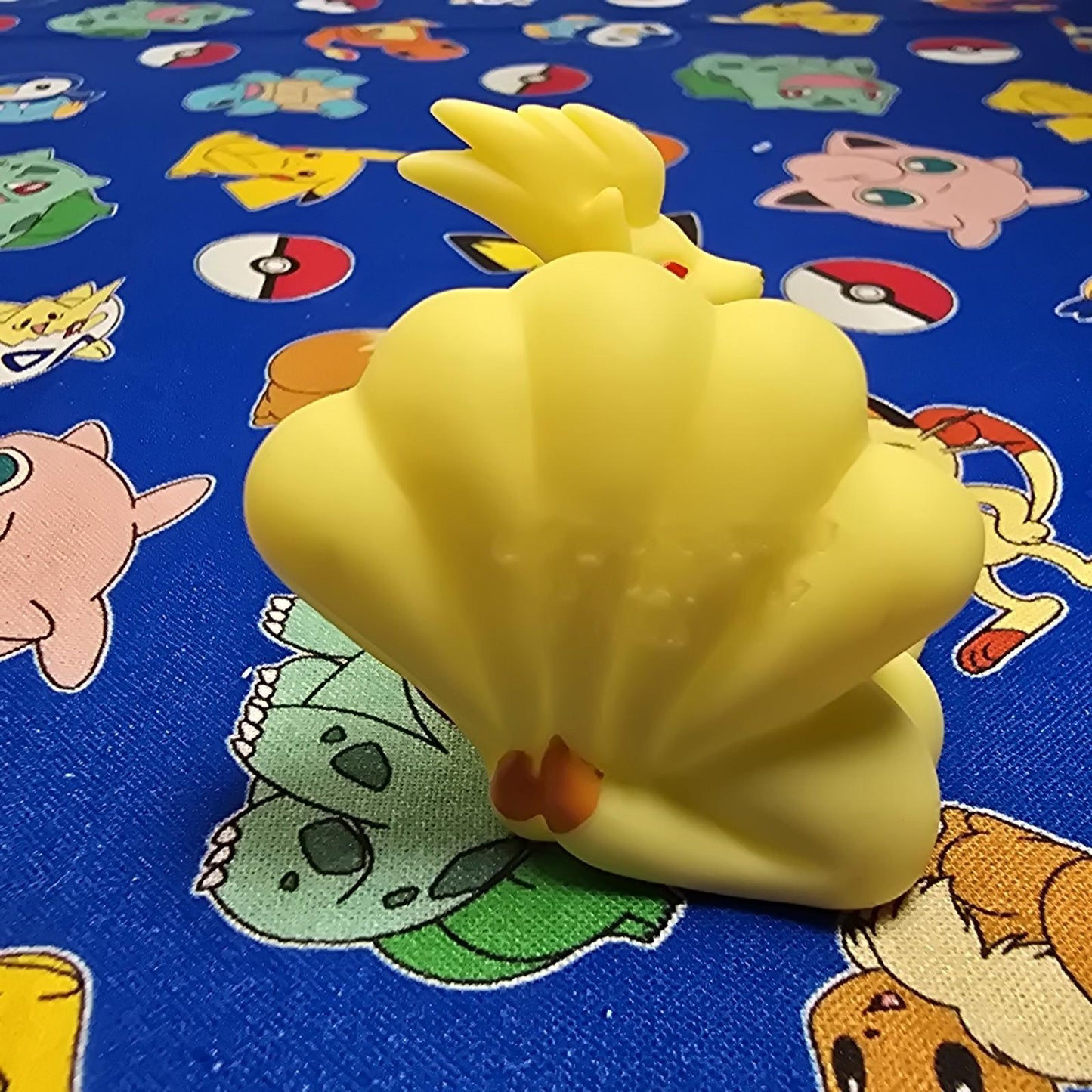 Pokemon Ninetails Yellow Figure Finger Puppet 1997 Bandai Nintendo Vintage USA