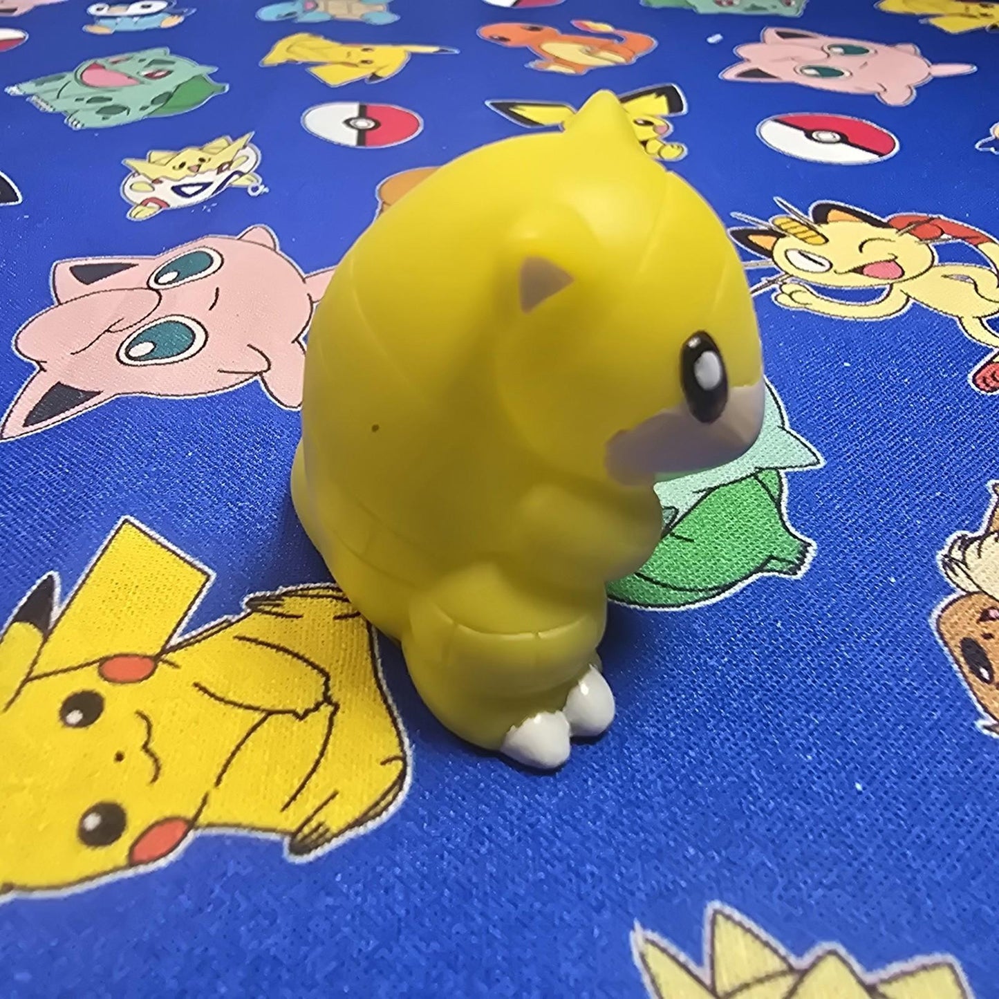 Pokemon Sandshrew Dark Figure Finger Puppet 1996 Nintendo PVC Bandai Vintage USA