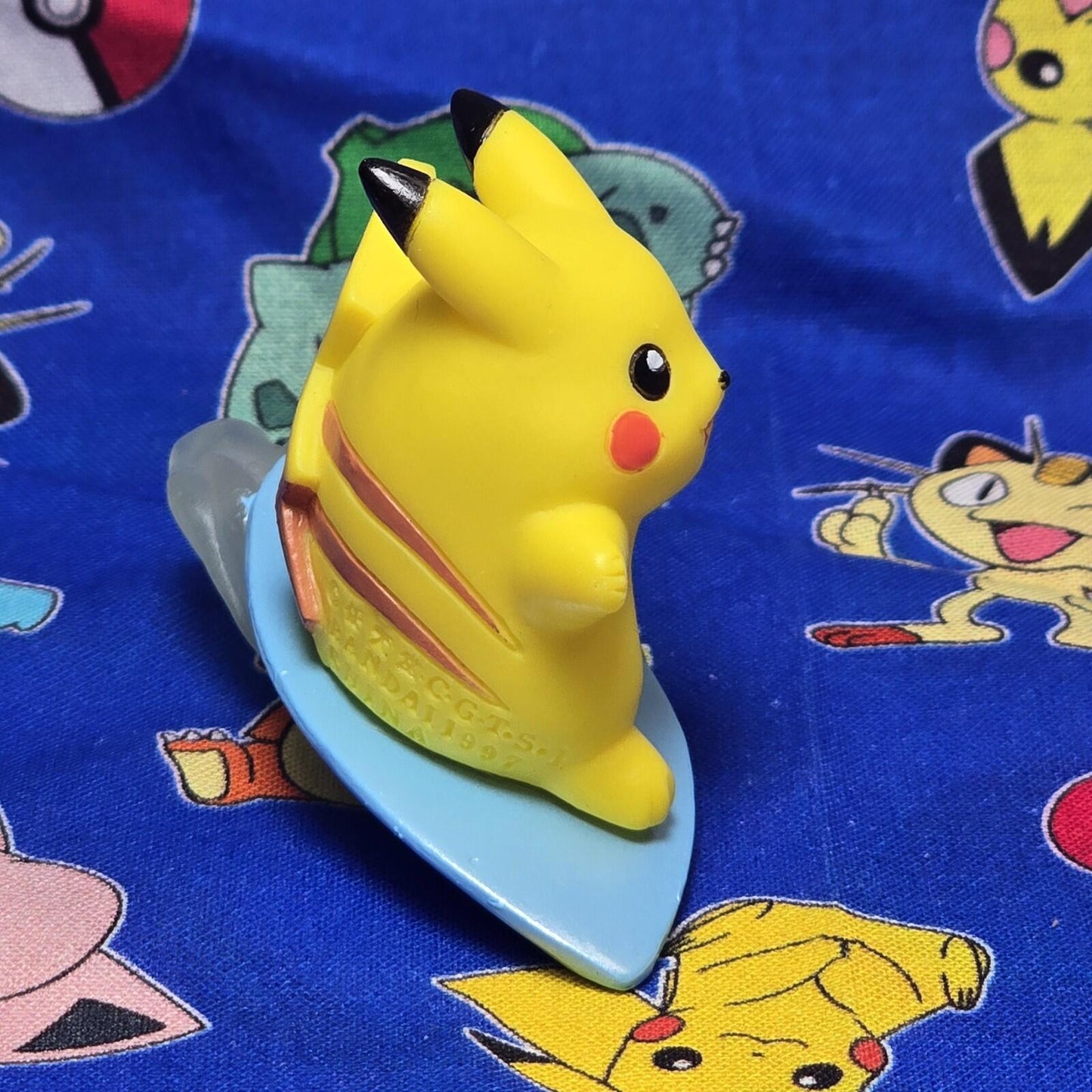 Pokemon Pikachu Surfing Blue Figure Finger Puppet 1997 Bandai Nintendo Vintage