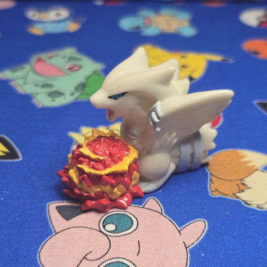 Pokemon Reshiram Figure Finger Puppet 2011 Nintendo Bandai PVC Japan USA Seller