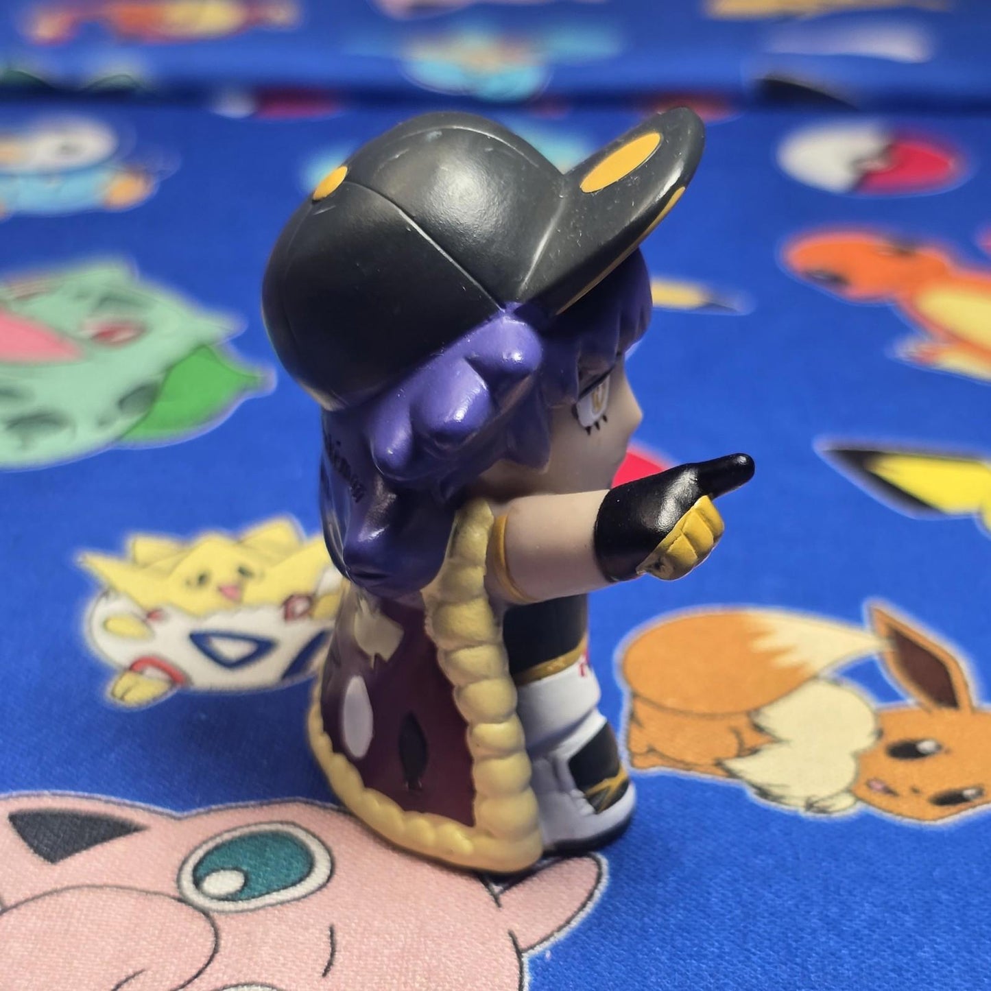 Pokemon  Leon Trainer Figure Finger Puppet 2021 Nintendo Bandai Japan USA Seller