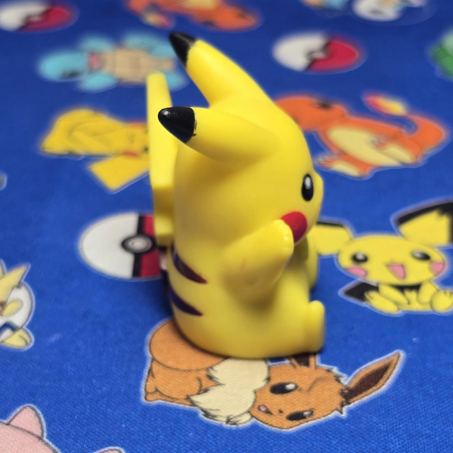 Pokemon Pikachu Figure Finger Puppet 2013 Nintendo Bandai Japan PVC USA Seller