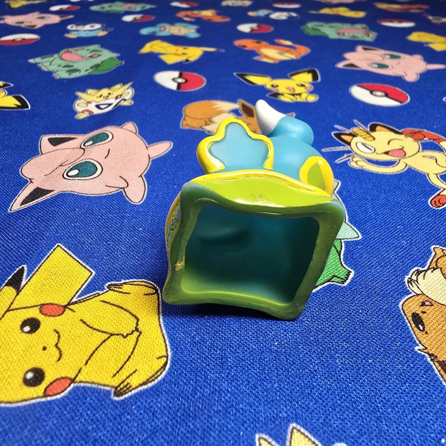 Pokemon Shellos East Figure Finger Puppet 2007 Nintendo Bandai Japan USA Seller