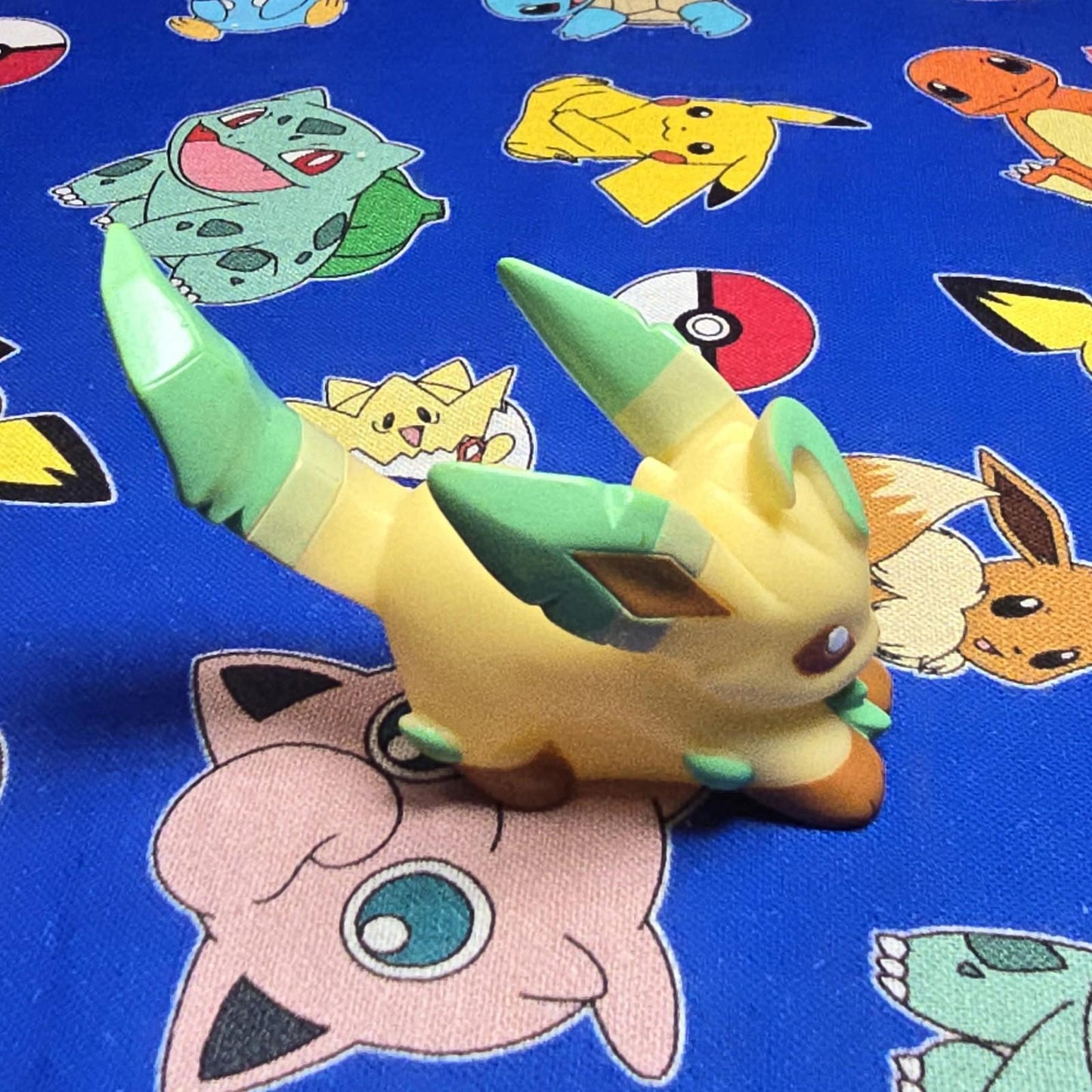 Pokemon Leafeon Figure Finger Puppet 2009 Nintendo Bandai PVC Japan USA Seller
