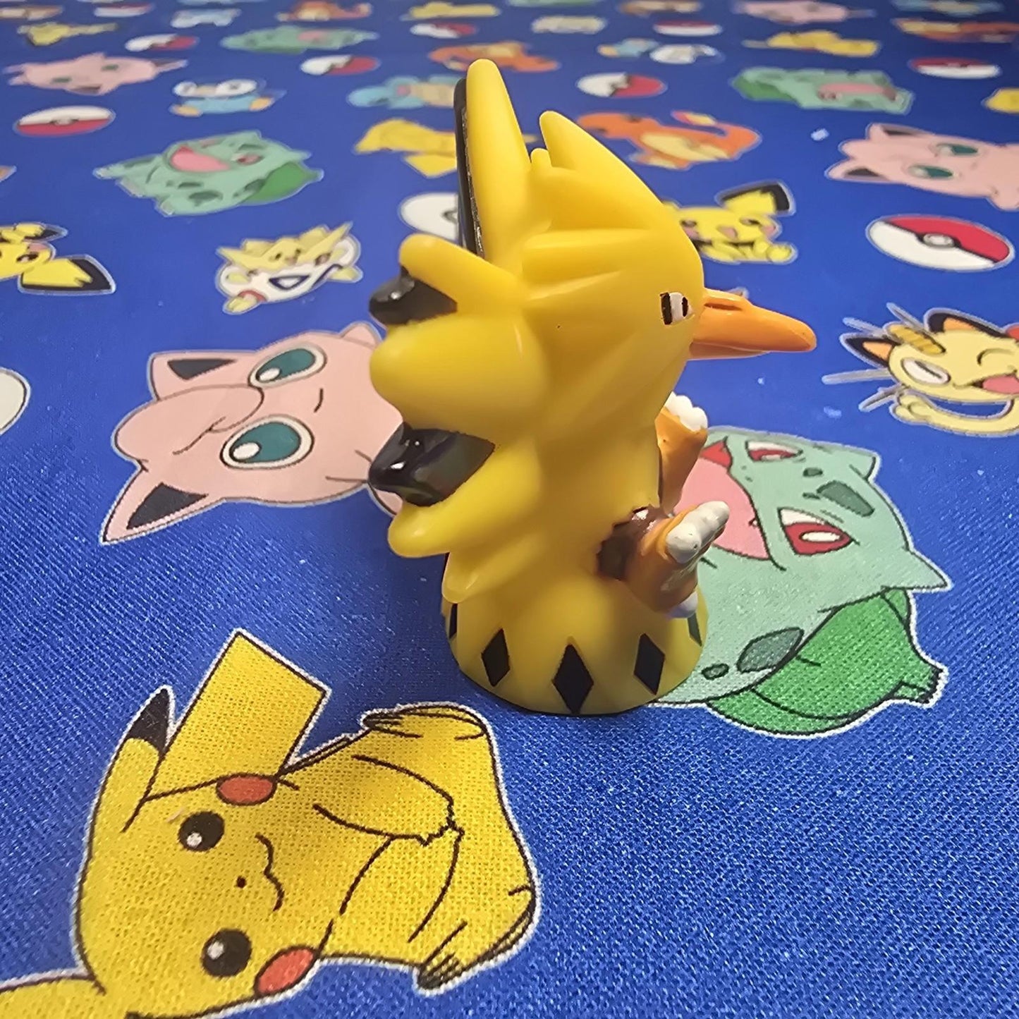 Pokemon Zapdos Figure Finger Puppet 2009 Nintendo Bandai PVC Japan US Seller