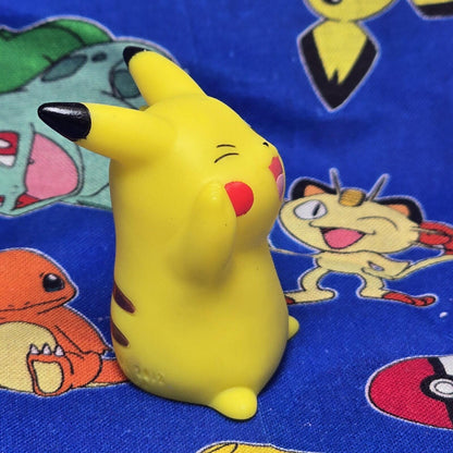 Pokemon Pikachu Wink Figure Finger Puppet 2012 Nintendo Bandai Japan USA Seller