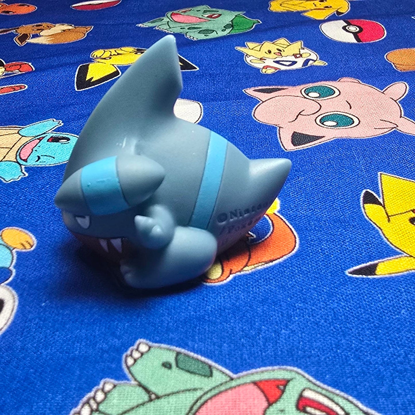 Pokemon Gible Figure Finger Puppet 2009 Nintendo Bandai Japan PVC USA Seller